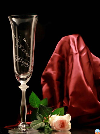 Hochzeitsgläser für Gäste - Angela Champagner 190 ml mit zartem Motiv und dem Namen des Gastes und dem Datum der Hochzeit